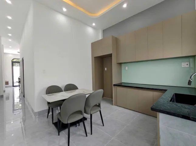 🍀 Cần Tiền Về Quê Bán Nhanh Căn Nhà Trệt Lầu Mới Xây Cuối Đường Đồng Khởi