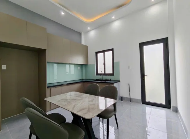 🍀 Cần Tiền Về Quê Bán Nhanh Căn Nhà Trệt Lầu Mới Xây Cuối Đường Đồng Khởi