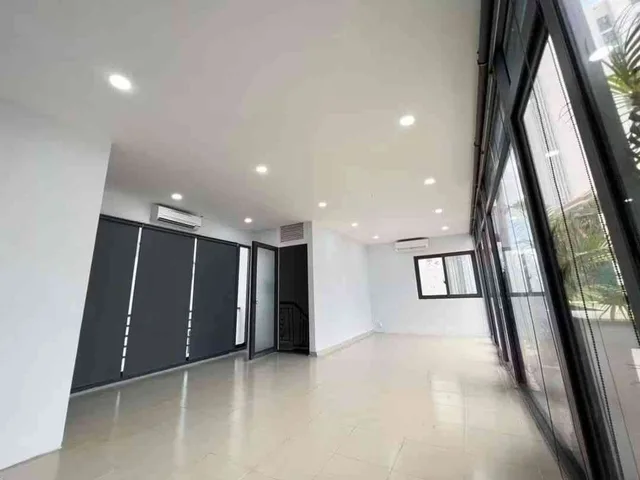 SIÊU VIP - NHÀ ĐẸP NGAY LÝ THÁI TỔ - NGÃ BẢY LÝ THÁI TỔ - 2 TẦNG - GIÁ TỐT