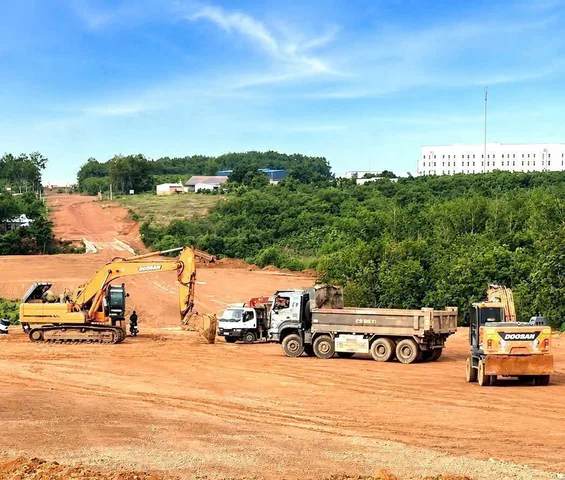 Bán Đất 1000m2 có sẵn 500 m2 thổ cư sỉ 430tr/lô tại Mặt tiền đường xuyên tâm - Chọn - Xã Đồng Phú Đồng Nai