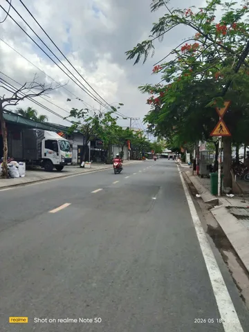 Bán Nhà 3 tầng Đường Lê Thị Tám Xã Nhơn Đức Huyện Nhà Bè, sát đường xe hơi tránh
