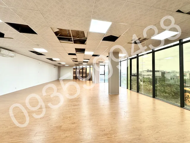 CHO THUÊ VĂN PHÒNG 130M² – GIÁ ƯU ĐÃI CHỈ 200.000Đ/M² – SÀN GỖ & LED MỚI HOÀN TOÀN