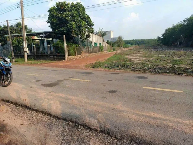Bán Đất 1000m2 giá 690 triệu tại đường nhựa 12m - Chọn - Xã Đồng Phú Đồng Nai