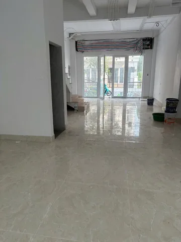 Cho thuê nhà nguyên căn,MBKD 75m2 lô góc 5 tầng đường phân lô khu Trâu Quỳ, Gia Lâm