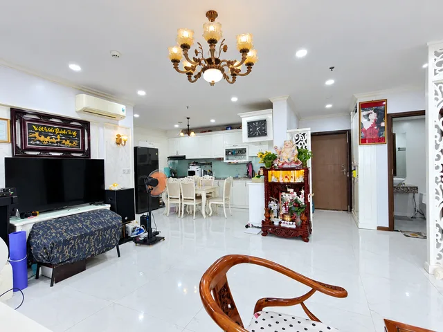 Chính chủ bán căn hộ Res 11, Quận 11 như hình, DT: 120m², 3PN, 3WC, căn góc lầu cao, sổ hồng riêng