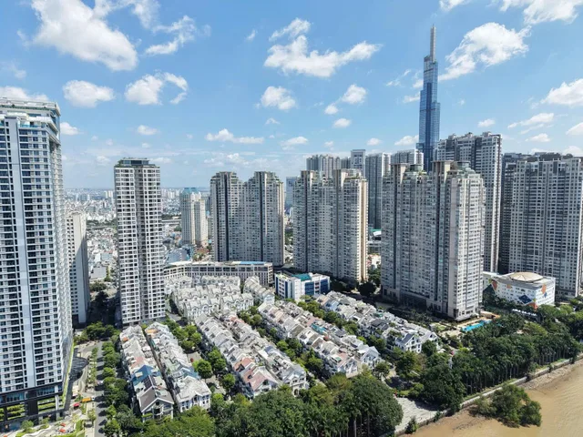 BDS HVL LVCC VILLA  Saigon Pearl (số 6 đường Đ7, Nguyễn Hữu Cảnh): đất 147 m² (7 × 21 m), hầm + 3 tầng + áp mái, sổ hồng lâu dài, giá bán cố định 97 tỷ đã gồm VAT.