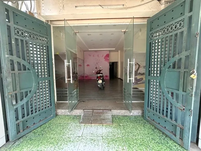 Bán nhà sổ A4 MT Nguyễn Thượng Hiền, P.5, Bình Thạnh, 4.1x16.5m, 4 tầng, chỉ 17 tỷ