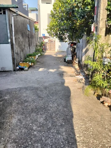 Chính chủ cần bán 2 phòng trọ có sẵn, DT 60m2 thổ cư, giá 10 tỷ (có thương lượng) tại Cự Khối, Long Biên, Hà Nội. Sổ đỏ sẵn sàng.