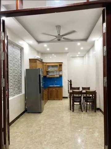 Bán Nhà riêng 35m2 có sẵn 35 m2 thổ cư giá 7.7 tỷ tại Đường Khương Trung Phường Văn Chương Quận Đống Đa Hà Nội
Lh:0377224604