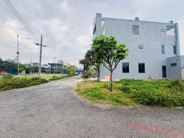 BÁN LÔ GÓC KHU PHÂN LÔ BẾN THÓC – VĨNH KHÊ – AN ĐỒNG 88m² Giá chỉ 3,59 tỷ!
LH 0979087664