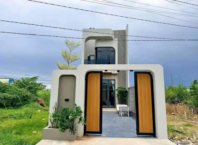 Nhà Độc Lập Sổ Riêng Nay Có Việc Cần Bán, Tặng Nội Thất Cuối Đồng Khởi