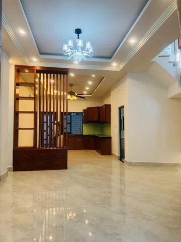 BÁN NHÀ Quận 2 MẶT TIỀN ĐƯỜNG ô tô thông gần Nguyễn Duy Trinh Nhà 3 tầng 4pn phòng thờ. Giá TL