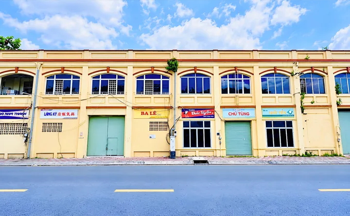 ❇️❇️ Cho Thuê Nhà Mặt Tiền: 599-601-603-605 Bến Bình Đông - Quận 8 - 18x43m, 2 tầng