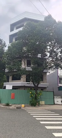 Cho thuê tòa nhà TP Mới, kết cấu 6 tầng, góc 2 mặt tiền, có PCCC và thang máy đầy đủ Diện tích :