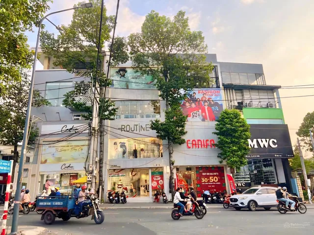 Mặt bằng kinh doanh phố Yersin ngay ngã 6 Thủ Dầu Một