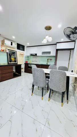 Bán Nhà riêng 40m2 có sẵn 40 m2 thổ cư giá 8.9 tỷ tại đường Vũ Tông Phan Phường Khương Trung Quận Thanh Xuân Hà Nội
Lh:0377224604