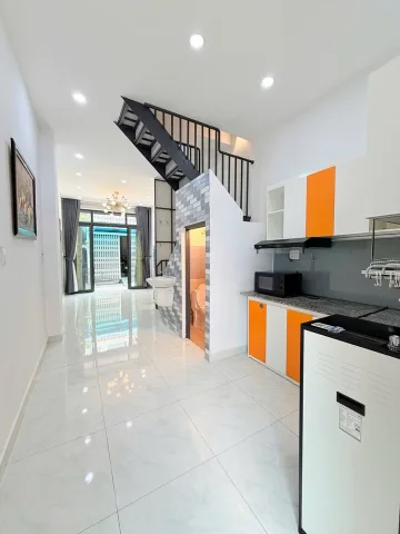 SIÊU PHẨM ÔTÔ ĐẬU CỬA 2 TẦNG TÂN PHÚ GIÁP TÂN BÌNH, GẦN SÂN BAY - 2 MẶT TIỀN TRƯỚC SAU