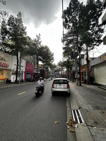 Dành cho các thương hiệu lớn đây ạ Mặt bằng 2.000m2 sàn mặt tiền Yersin, Thủ Dầu Một