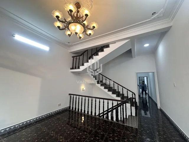 🏡 BÁN NHÀ 1 TRỆT 2 LẦU HẺM Ô TÔ LÊ HỒNG PHONG – 101,8M² – 4PN – GARA TRONG NHÀ – 9,3 TỶ