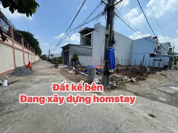 Đất thổ cư hẻm xe hơi 5m cách Quốc Lộ 50m gần Quảng Trường