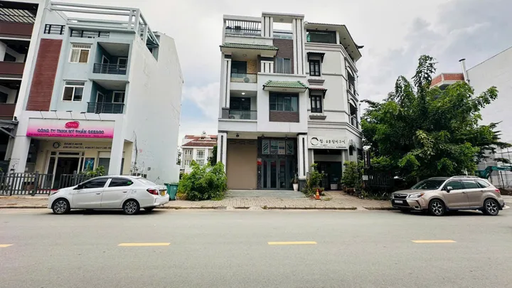 BDS  HVL Cho thuê nhà phố Nam Thiên 3 , góc 2 MT 175 đường Phạm Thái Bường
