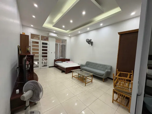 Cho thuê nhà ngõ 1 Quan Nhân, Thanh Xuân 50m x 4T SẠCH SẼ giá 16 triệu