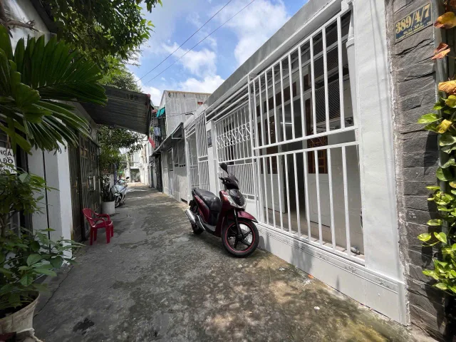 Cho thuê nhà 3 phòng ngủ mới đẹp hẻm 389 quốc lộ 13 kế bên khu đô thị vạn phúc thủ đức