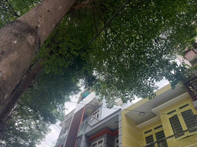 Nhà Hiệp Bình-Trục Quốc lộ 13 mở rộng-sát trường Cao Đẳng Bách Khoa SG- 65m2-2 tầng-giá 6.3 tỷ.