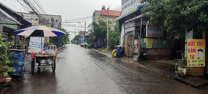 ĐƯỜNG N8 KDC ĐÔNG AN P.TÂN ĐÔNG HIỆP - DÃY TRỌ 15 PHÒNG, 2 KIOT 300M2 - 12,6 TỶ