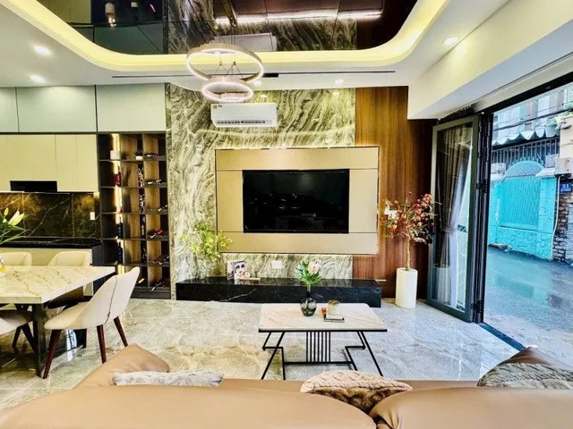 Hiếm có nhà mặt tiền Nguyễn Khuyến, P.12, Bình Thạnh, 6.4x8.5m, Cấp 4, chỉ 9.95 tỷ