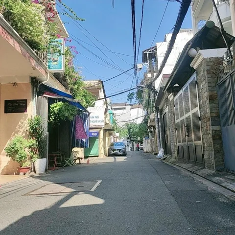 Giá tốt CHDV HXH Nguyễn Kiệm, P.4, Phú Nhuận, 4x25m, 3 tầng, chỉ 16.5 tỷ