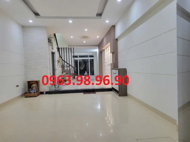 Cho thuê nhà đường Nguyễn Văn Lộc, Hà Đông, 80m2, 5 tầng, MT 5m, nhà đẹp, thiết kế hiện đại 23tr/th