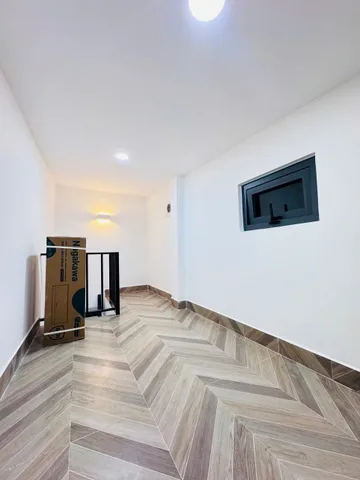 PHAN ĐÌNH PHÙNG 3 TẦNG SÁT MẶT TIỀN 20M SÂN RỘNG ĐỂ XE 2,39 TỶ