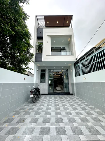 Bán Nhà mặt tiền nhựa Hoa Vàng DT:  5x37m nhà 4 phòng ngủ giá 3.79 tỷ Xã Mỹ Hạnh Nam