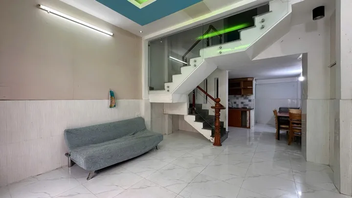 NHÀ 3 TẦNG GẦN 50M² – HẺM Ô TÔ - NHÀ CHỦ TỰ XÂY KIÊN CỐ – SÁT HÀ HUY GIÁP – 3 TỶ