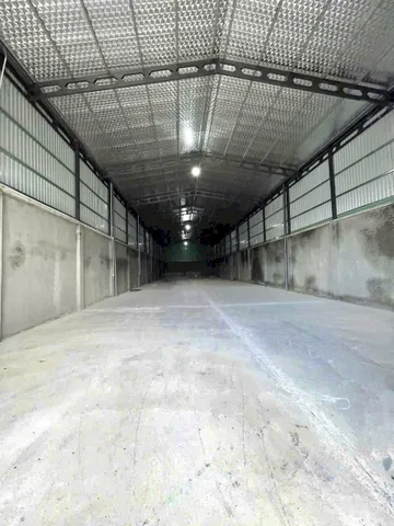 Cho thuê kho xưởng Phường Trảng Dài DT 400m², đường 6m lưu thông , hợp chứa hàng may mặc nhỏ.