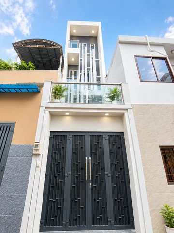 Bán Nhà 57m2- 4 lầu - Chỉ 8,09 tỷ  mặt hẻm ô tô siêu thoáng ngay Quang Trung