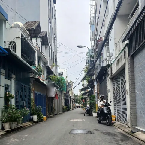 Bán Nhà riêng 48m2 có sẵn 42 m2 thổ cư giá 7.39 tỷ tại đường Cộng Hoà Phường 13 Quận Tân Bình TP. Hồ Chí Minh