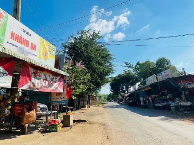 BÁN ĐẤT NỀN XÂY NHÀ Ở LIỀN, DÂN ĐÔNG XUNG QUANH GIÁ 195 TRIỆU