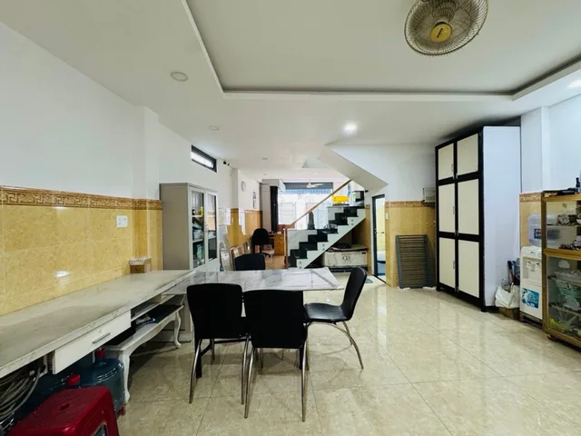 BÁN NHÀ AN DƯƠNG VƯƠNG PHÚ ĐỊNH HẺM XE HƠI DT 4x17M CHỈ 6 TỶ2 (B292)
