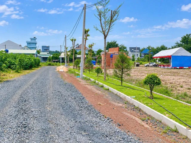 Đất thổ cư, mặt tiền 22m2, vị trí trung tâm của KCN