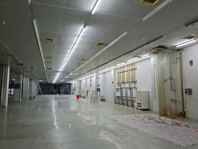 Cho nhà xưởng phòng sạch 4216m2 , 3 tầng, tổng mặt sàn 12.650 m2 giá 3.92 tỷ tại KCN Thạch thất - Quốc Oai
