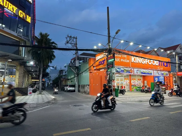 CHO THUÊ TÒA NHÀ 5 TẦNG CÓ THANG MÁY – MẶT TIỀN HOÀNG DIỆU 2 – THỦ ĐỨC