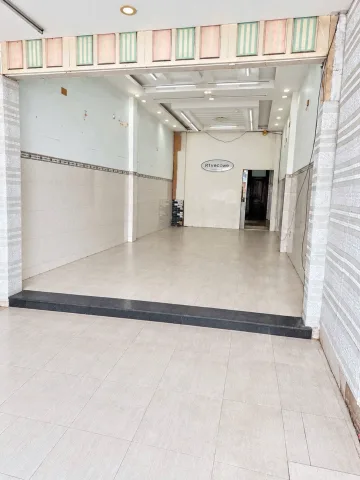 - DT : NGANG 5m x 22m – vuông vức, sử dụng đủ – 

- Kết cấu đa năng: 1 trệt + 1 lầu, 1 mặt bằng kinh doanh sau 5 phòng thu nhập ổn định 

– đường thoáng cực kỳ thuận tiện kinh doanh buôn bán hoặc mở văn phòng