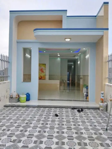 Bán nhà mới xây KV 4, thị trấn Đức Hòa dt 150m2 , full thổ , 3pn, 2wc giá 1,5 tỷ