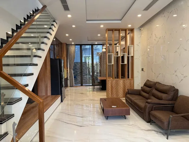 BÁN NHÀ ĐẸP 3 TẦNG GIANG CHÂU 3 – NAM VIỆT Á – 100M² – 13,5 TỶ