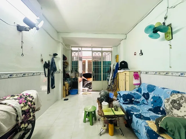 - Hẻm xe hơi thông sát nhà, tới ngay cổng, gần khu đồng bộ  Cống Lỡ, Chợ Phạm Văn Bạch