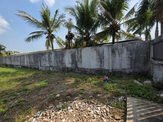Bán Đất 790.7m2 (300 m2 thổ cư) hẻm đá bi 8m giá 4.4 tỷ cách Đường Nguyễn Thị Lắng 300m.