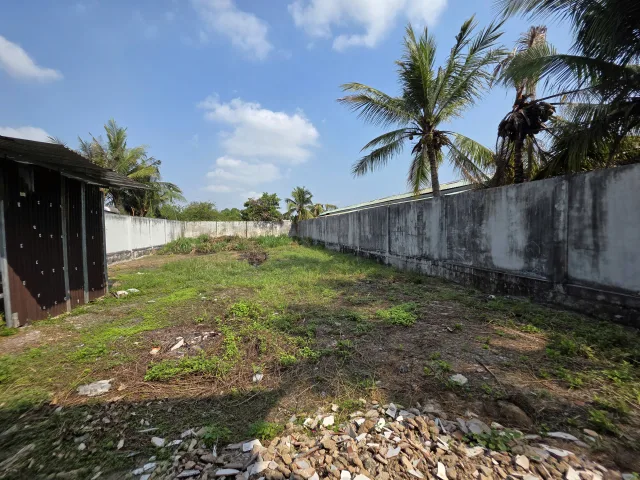 Bán Đất 790.7m2 (300 m2 thổ cư) hẻm đá bi 8m giá 4.4 tỷ cách Đường Nguyễn Thị Lắng 300m.