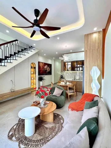 Thường xuyên đi công tác xa nên tôi cần bán lại căn nhà Gần Cây Xăng Đức Hưng đường Đồng Khởi